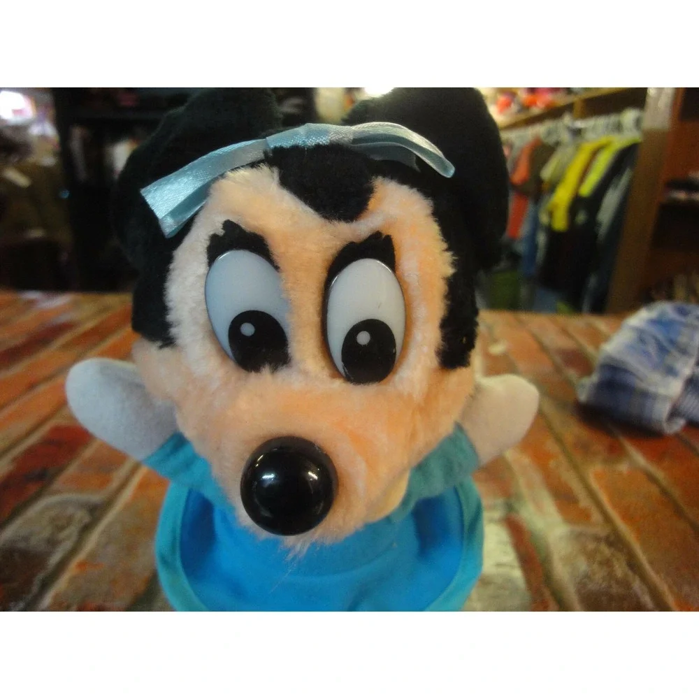 Walt Disney Productions VINTAGE Mickeys Christmas carol MInnie mouse plush KOREA
